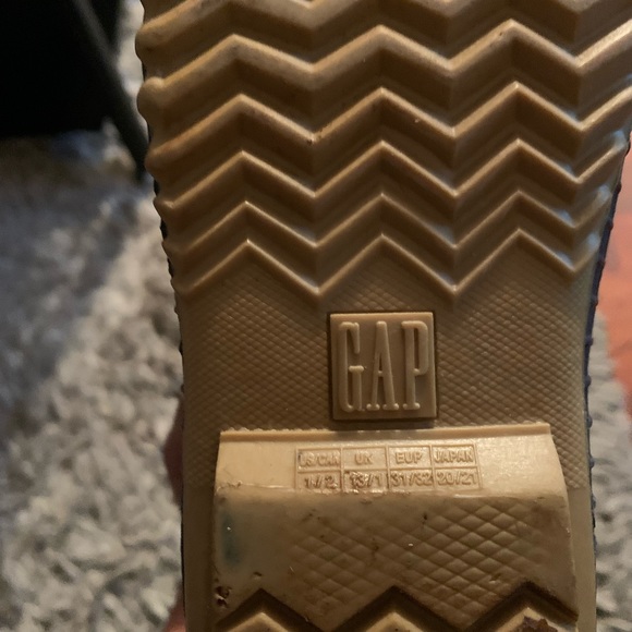 Winter boots ,size 1-2 kids good condition - Picture 2 of 5